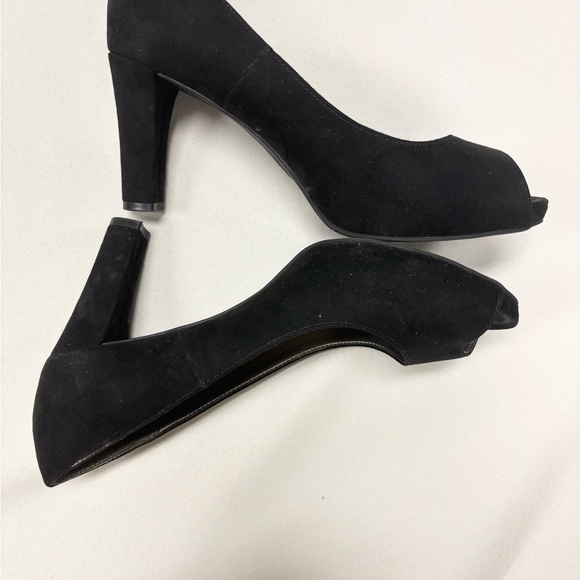 Kelly and Katie Elegant Black faux suede Peep-Toe Heels 9 - Picture 4 of 6